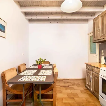 Nona Marina 6 Bed Family In Benitses Бенитсес