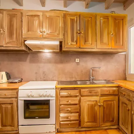 Nona Marina 6 Bed Family In Benitses Benitses (Corfu)