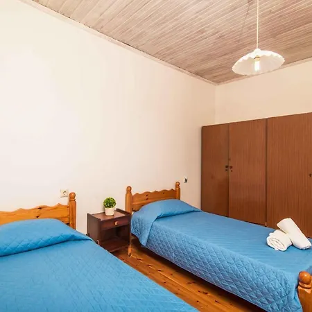 Feriehus Nona Marina 6 Bed Family In Benitses