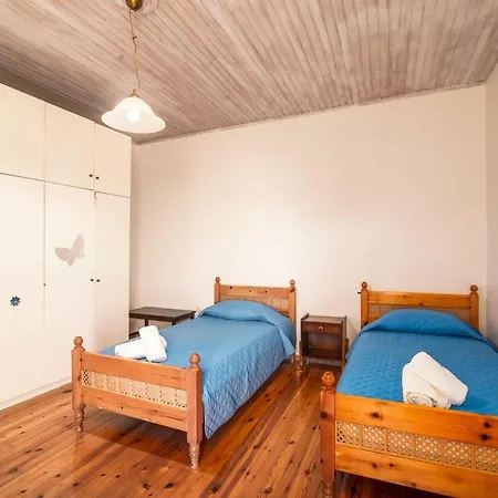 Nona Marina 6 Bed Family In Benitses * Benitses (Corfu)