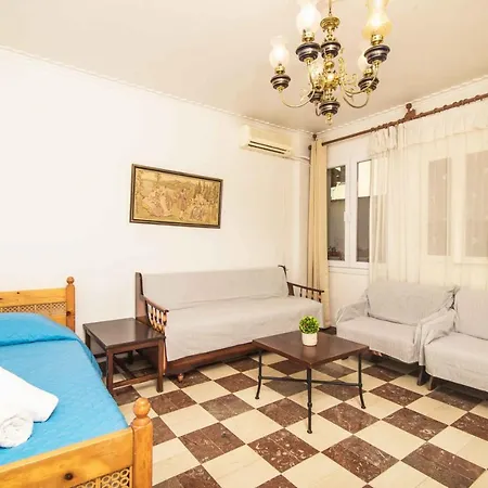 Feriehus Nona Marina 6 Bed Family In Benitses